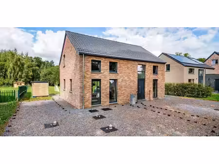 villa à vendre à noville-sur-méhaigne pour € 549.000 avec 4 chambres à coucher