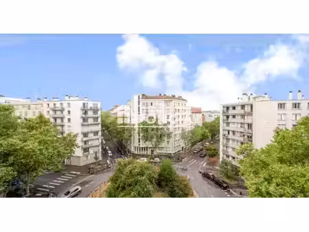 villeurbanne - place marengo (limite lyon 3e) – t3 de 64 m² en étage élevé avec balcon  pa