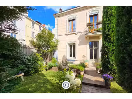lyon 6e appartement climatisé avec jardin et parking  un v