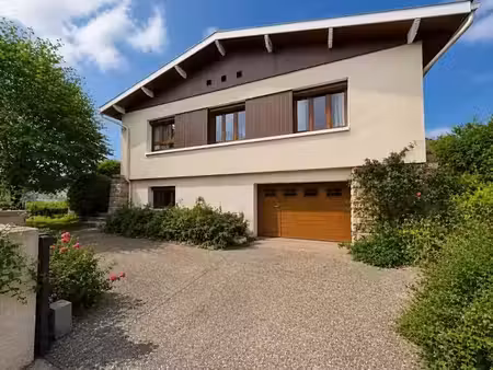 vente maison 5 pièces 110 m² à thiers (63300)  211 500 €