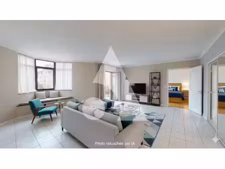 appartement quatre pièces de 95 mètres carrés avec terrasse et parking à la garenne-colomb