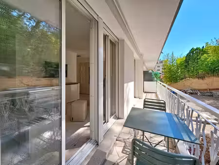 le cannet limite cannes : appartement eniterement refait a neuf