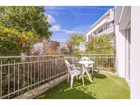 orvaul bourg -- appartement de 71m2 -- terrasse -- 2 parking