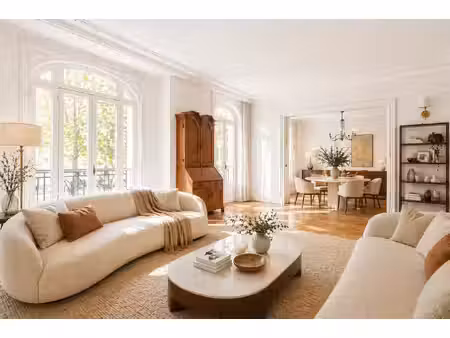 exclusivité - paris vii - avenue de breteuil - appartement familial de 200m²
