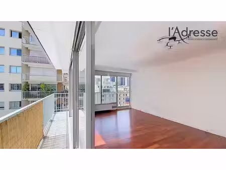 puteaux/centre 3 pièces de 61 m² avec balcon 15m²  cave et parking.