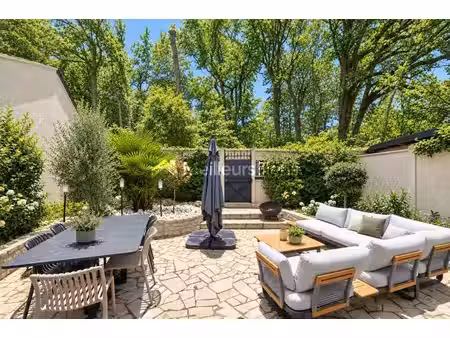 maison refaite à neuf  accès direct au parc de saint-cloud  5 chambres