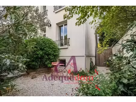 maison de charme rénovée avec 3 chambres - bureau  jardin terrasse et stationnement