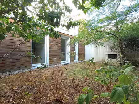 exceptionnel rez de jardin avec vaste extérieurs