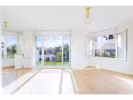 charenton ecoles - résidence de standing - superbe 2 pièces de 43 m2 - balcon sud-est