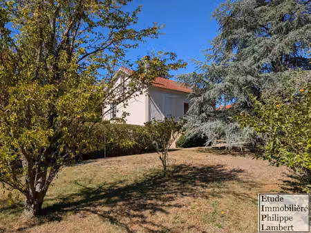maison sur grand terrain à 5mn à pieds de la gare  sans nuisances