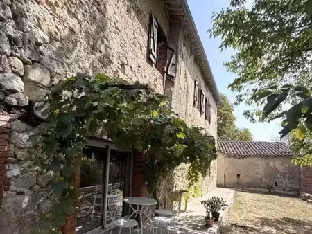 ferme de caractère – charme  calme et potentiel