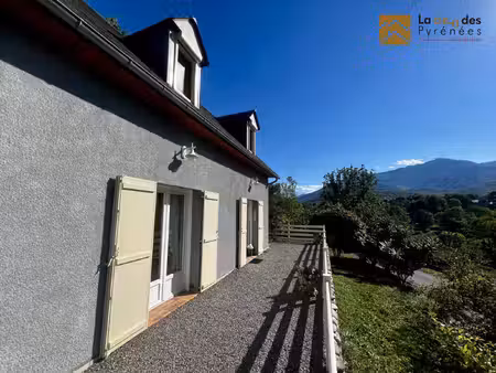 maison récente avec jardin et garage