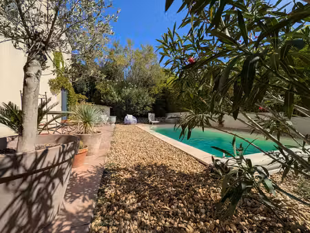 villa familiale 4 chambres avec piscine et garage lauris (