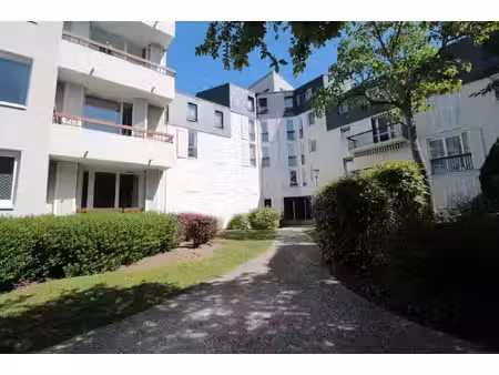 appartement t3 rénové avec ascenseur  cave et parking – comp