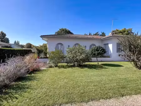 maison de plain-pied à vendre à messanges – bourg  quartier recherché