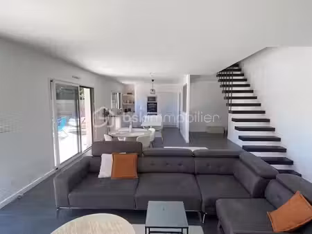 maison de 140 98 m² à corze