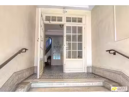 versailles rive-droite studio de 15m² carrez situé au rez de chaussée avec cave