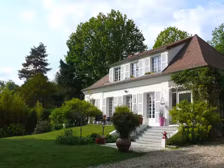 très belle maison récente avec environnement boisé saint remy l'honore 7 pièces 185 m2