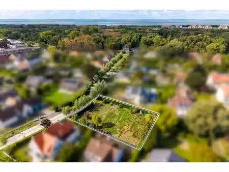 terrain à bâtir spacieux dans le quartier résidentiel