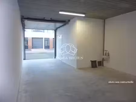 location locaux professionnels 0 pièces 84 m² à vaulx-en-velin (69120)  650 €