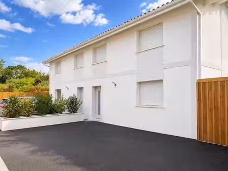 location maison 4 pièces 92 m² à pessac (33600)  1 500 €