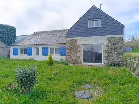 29520 laz maison en partie restaurée avec 5 chambres 2 grandes pièces de 26 m² et 46 m²