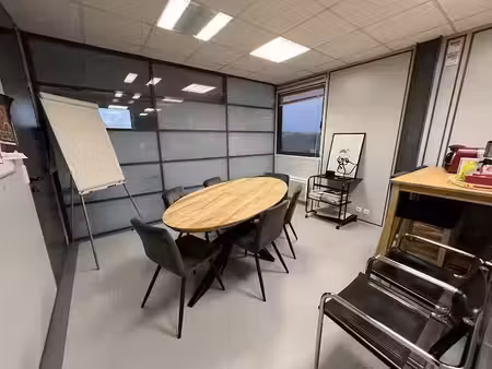 location locaux professionnels 4 pièces 120 m² à rivery (80136)  1 300 €