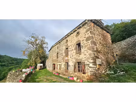 molompize – maison en pierre avec dépendances