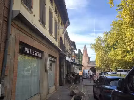 ancienne boulangerie pâtisserie au centre de pechbonnieu