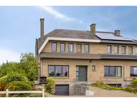 maison spacieuse avec verger près du centre de lennik