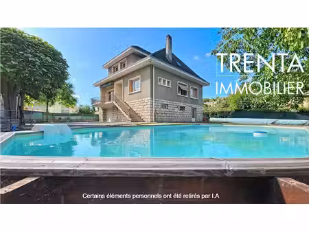 la tour-du-pin – maison 163 m²  piscine  1 028 m² de terrain