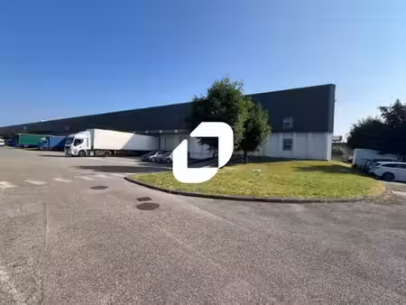 location local d’activités 2413m² à 9925m²
