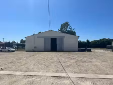 location local d’activités izon 33450 460m²