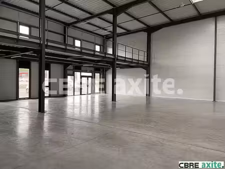 vente local d'activités villefontaine 449 m²