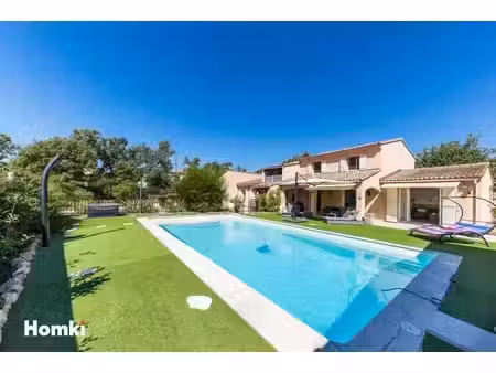 maison/villa t6 de 220 m² à lorgues 83510