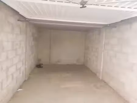 vente parking le lavandou 83980 - 53000 € - surface privée