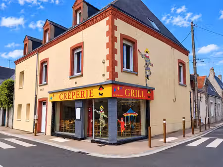 renazé immeuble 221 m2 au coeur de la ville local commerc