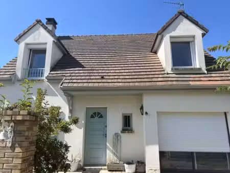 maison familiale de 110 m² – calme et à proximité des commodités.