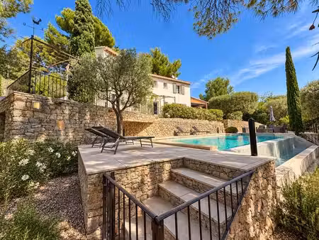 villa de 4 chambres de luxe en vente ollioules  provence-alpes-côte d'azur