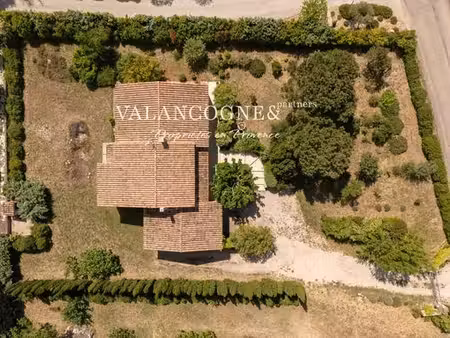 maison de luxe de 2 chambres en vente à eygalières  france