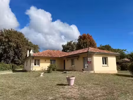 location meublée maison 5 pièces 142.78 m² à roquefort (40120)  980 €