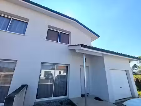 location maison 4 pièces 83.94 m² à saint-pierre-du-mont (40280)  975 €