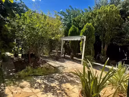 location meublée maison 3 pièces 59 m² à toulon (83000)  1 245 €
