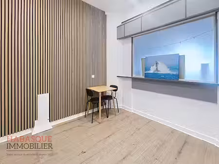 location meublée locaux professionnels 1 pièce 10.72 m² à lesneven (29260)  385 €