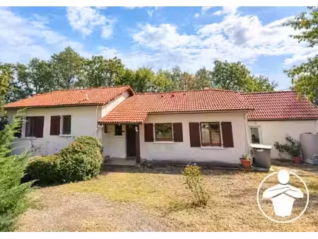 vente maison 5 pièces 148 m2 à saint-hilaire-de-lusignan