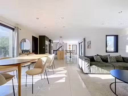 vente maison 8 pièces 184 m² à longué-jumelles (49160)  369 500 €