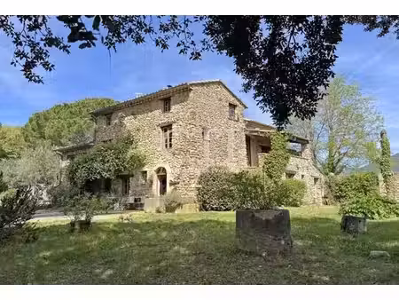 prestigieuse maison de campagne de 220 m2 en vente nyons  france