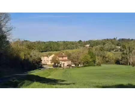 maison de campagne avec maison d'amis attenante. proche ribérac.