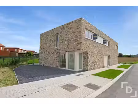 huis te huur in proven met 3 slaapkamers