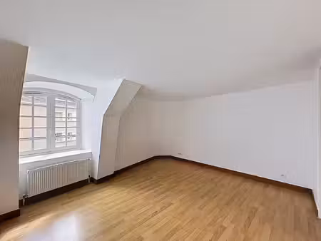 location appartement 2 pièces  51.95m²  mantes
